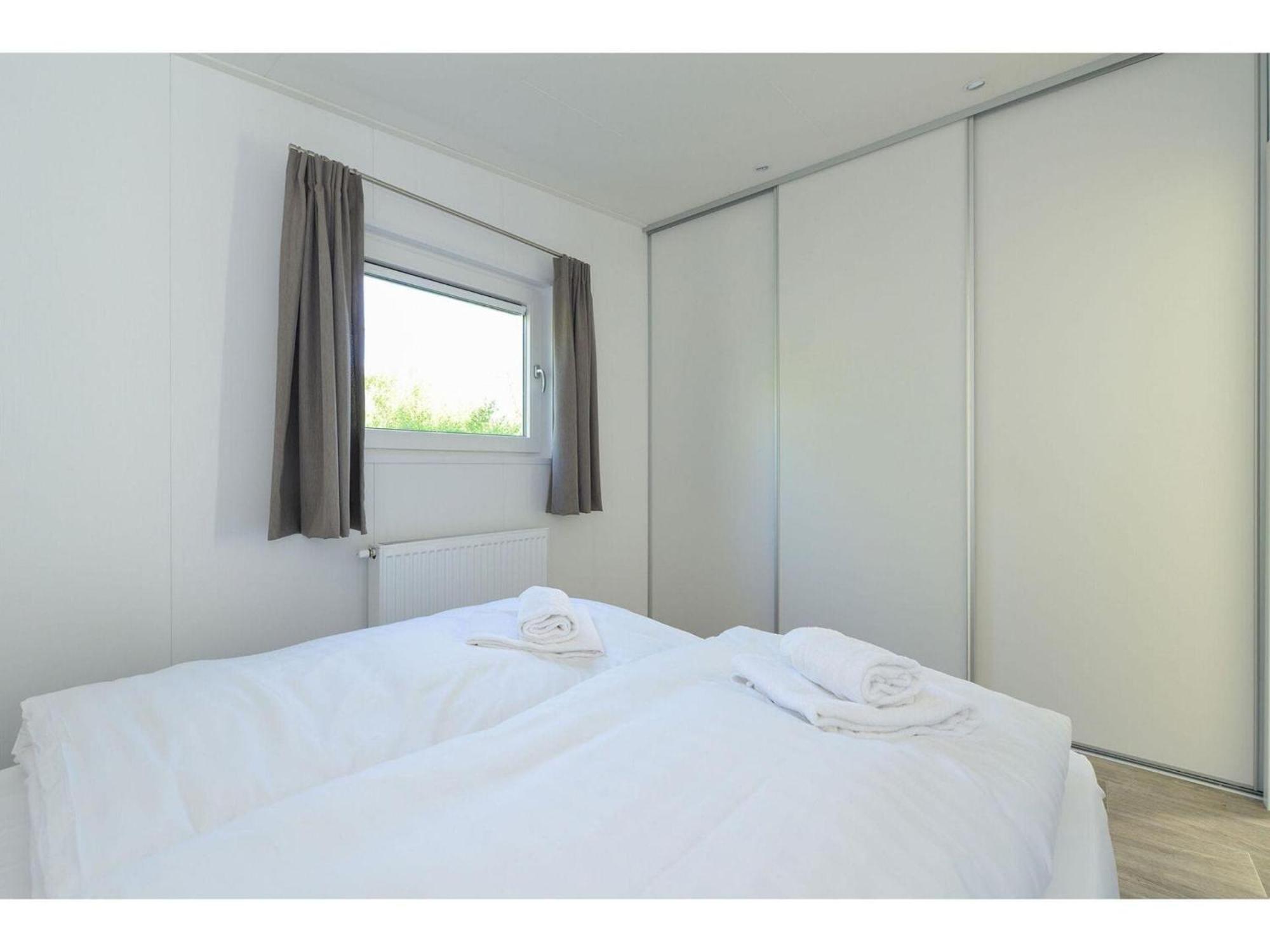 Brand New Chalets At 10 Minutes From The Oosterschelde Heinkenszand Екстериор снимка